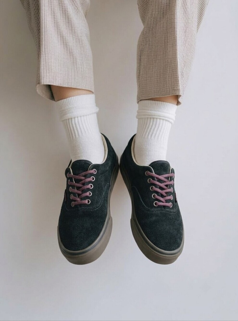 Black with Burgundy Suede Authentic Vans sneakers Red shoes M 7/ W 8.5 Unisex